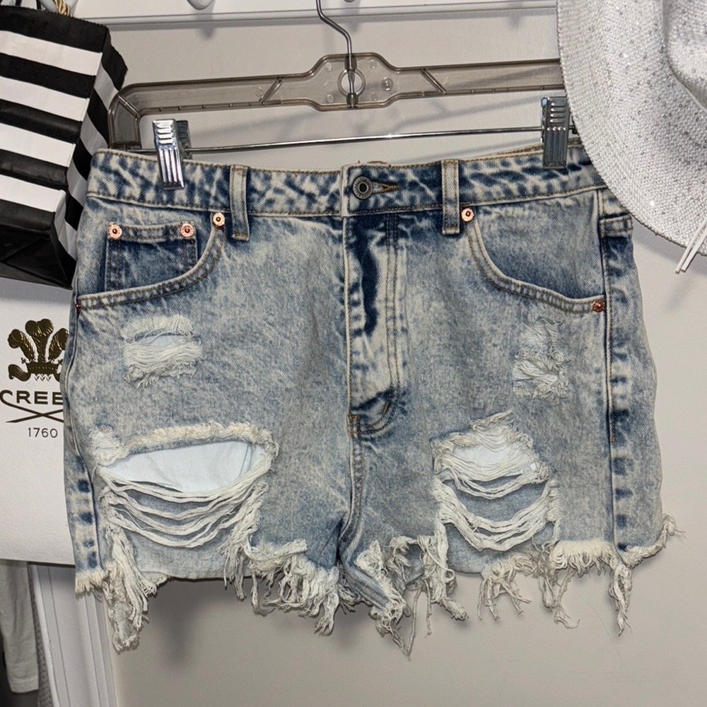 NWT Signature 8 Blue Jean Shorts High-rise Distressed Acid washed - Picture 6 of 14